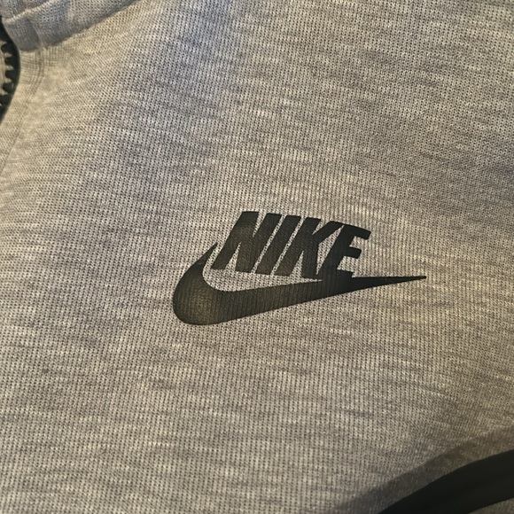 Men’s Nike Tech Zip Up - Picture 3 of 9